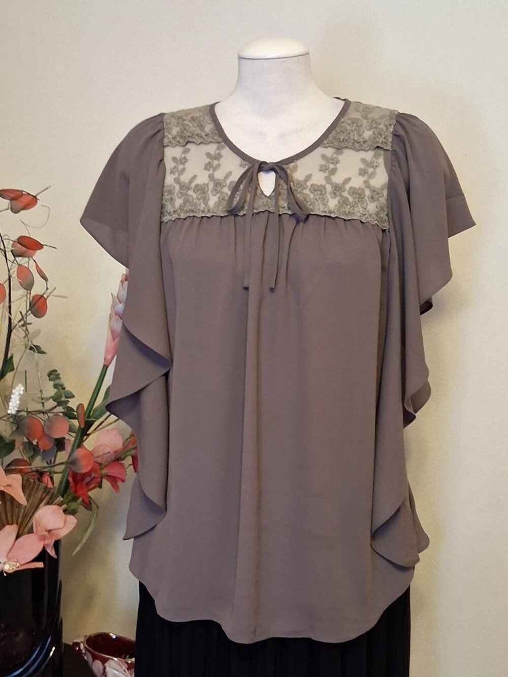 NWOT Women’s Lace Design Tunic Short Sleeve Blouse Top Summer Tops Size 8